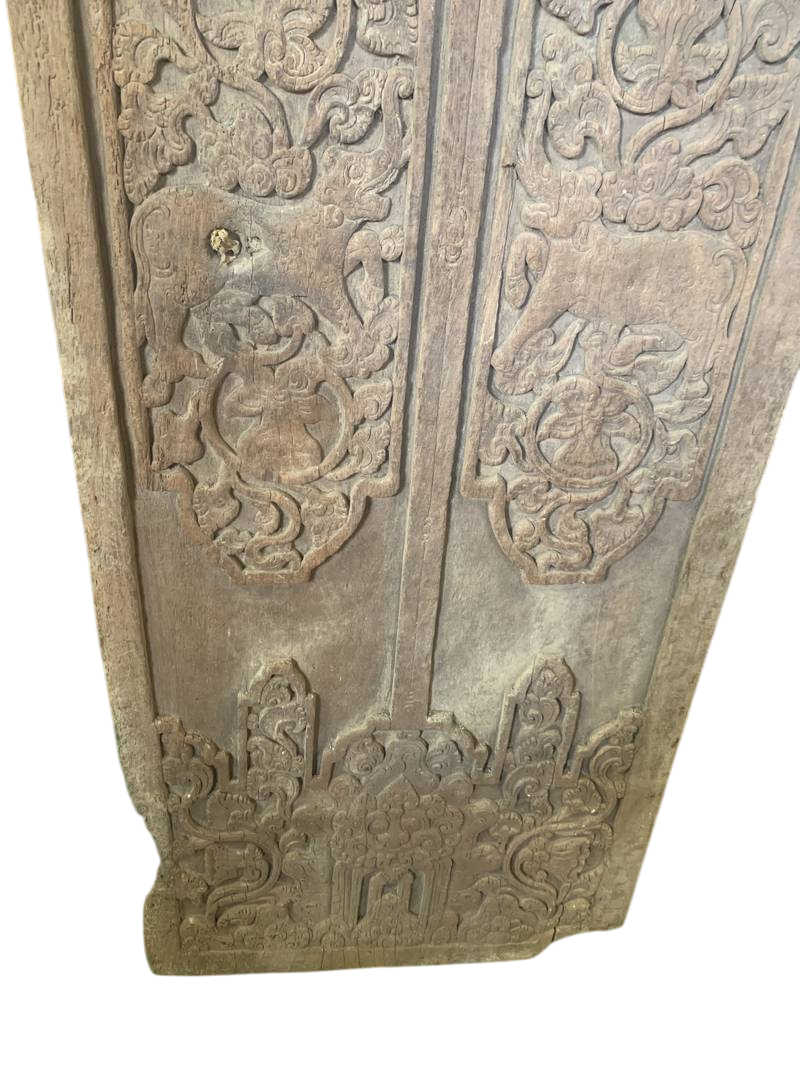 Antica porta da tempio in legno intagliato orientale con fenice e figure orientali - immagine 5