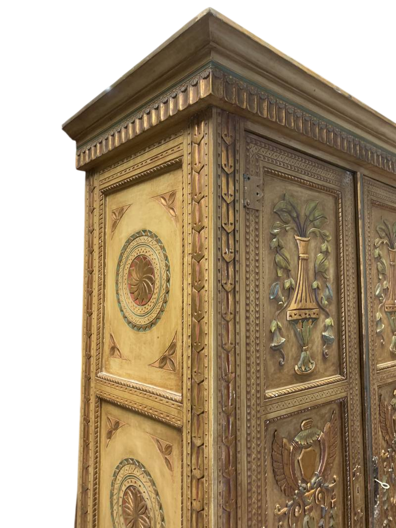 Antico armadio a due ante legno intagliato e laccato finiture dorate fine 800 - immagine 9