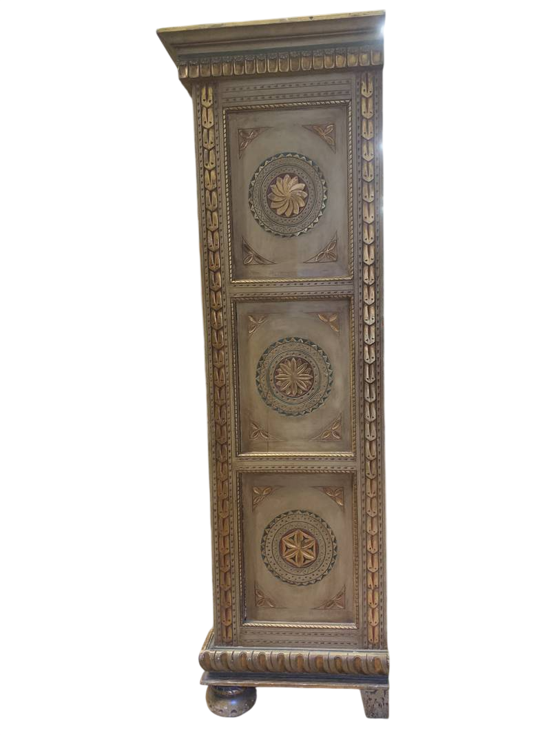 Antico armadio a due ante legno intagliato e laccato finiture dorate fine 800 - immagine 7