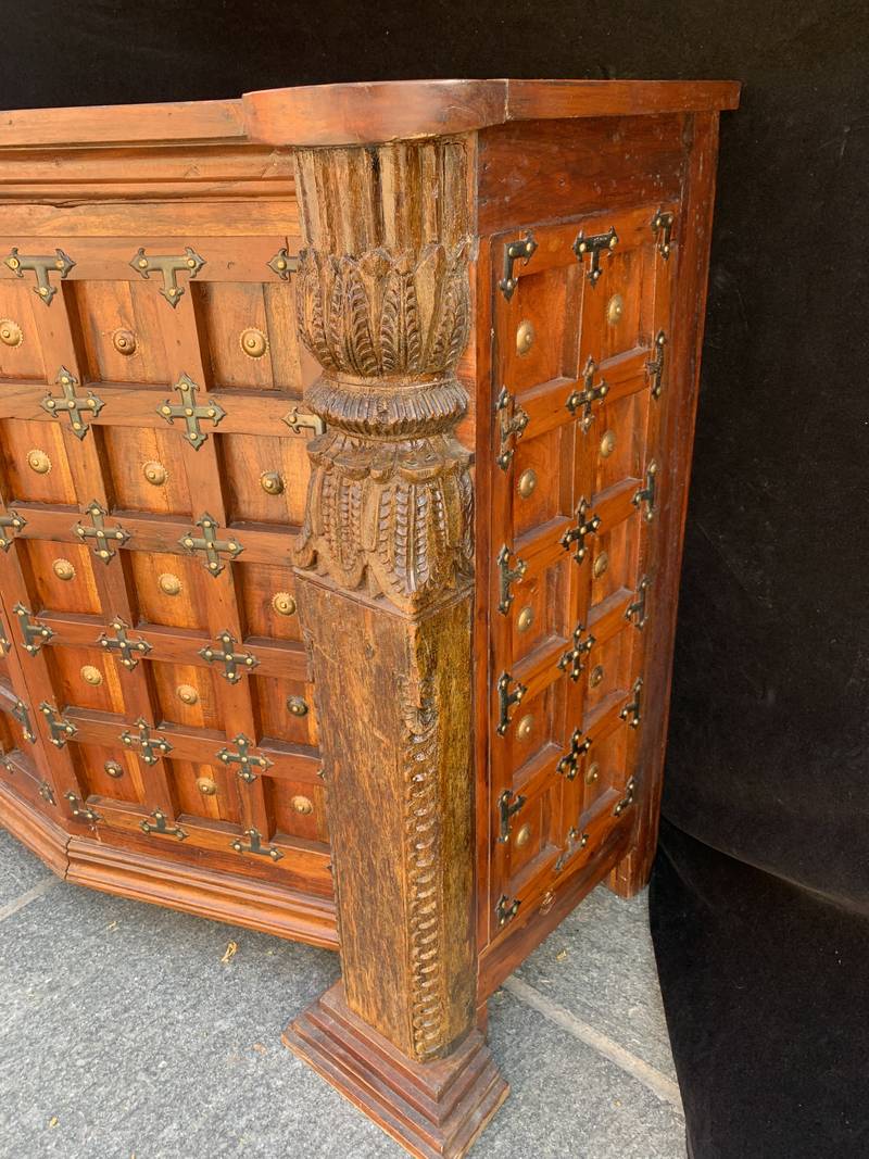Bancone indiano  mobile bar in legno intagliato con colonne anni 50 - immagine 6